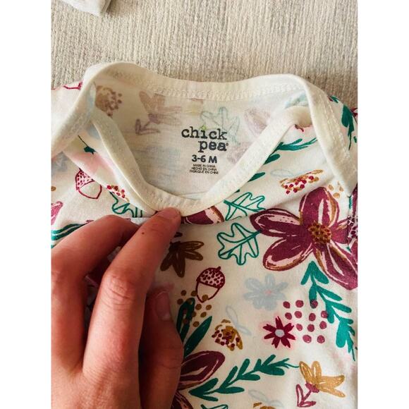 Bundle of 6 floral baby girl outfits, size 3-6M - some higher end brands - Picture 5 of 7